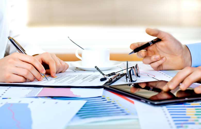 حضور دائم مشاور تحصیلی و روانشناس و رفع اشکال درسی
